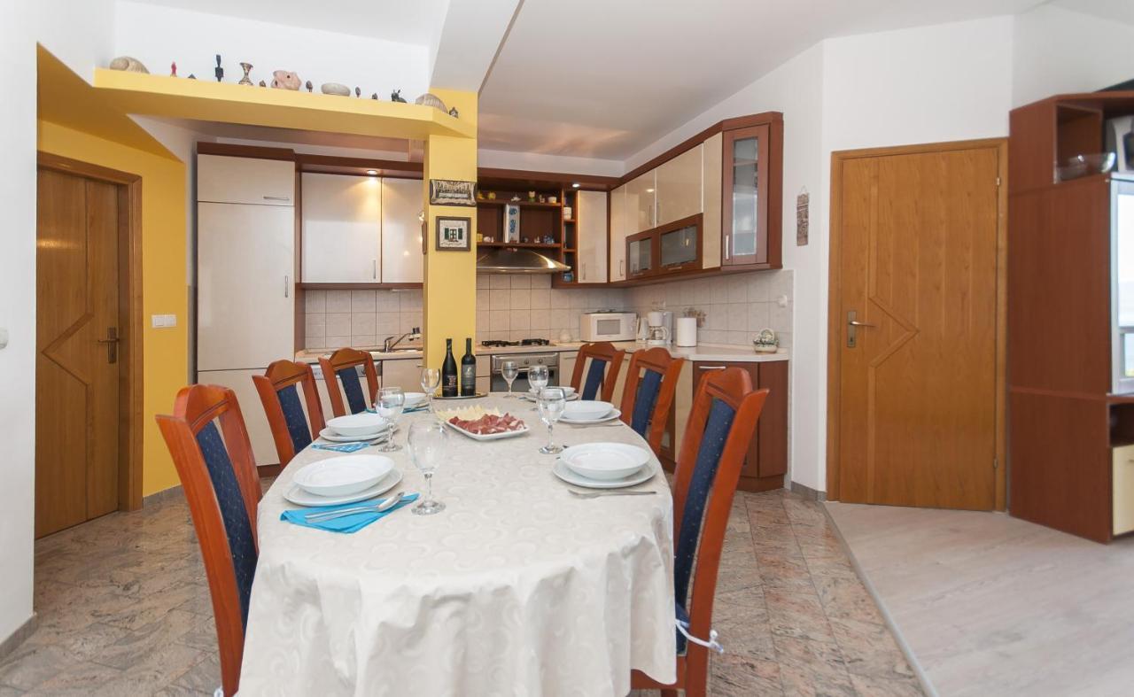 Apartment Brajki 奥米什 外观 照片