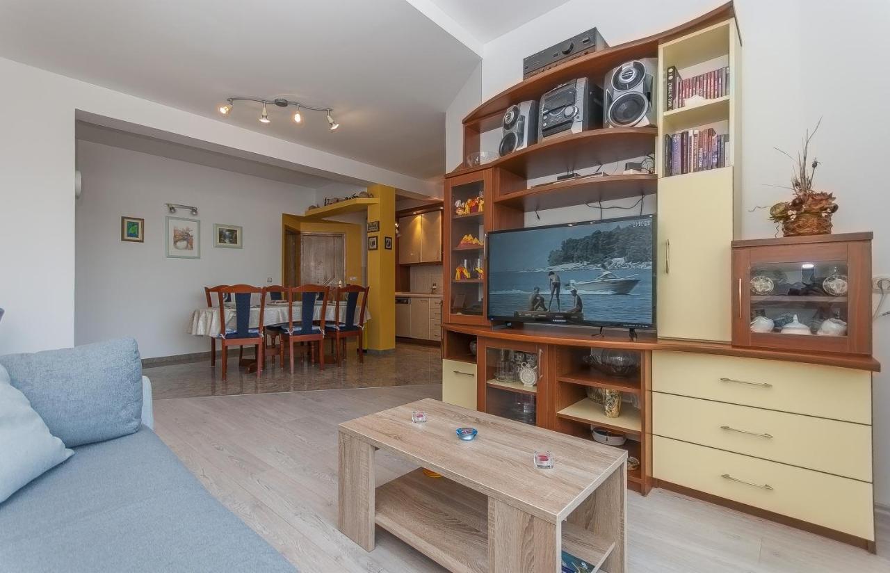 Apartment Brajki 奥米什 外观 照片