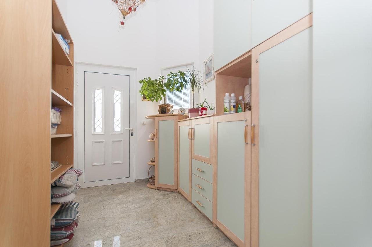 Apartment Brajki 奥米什 外观 照片